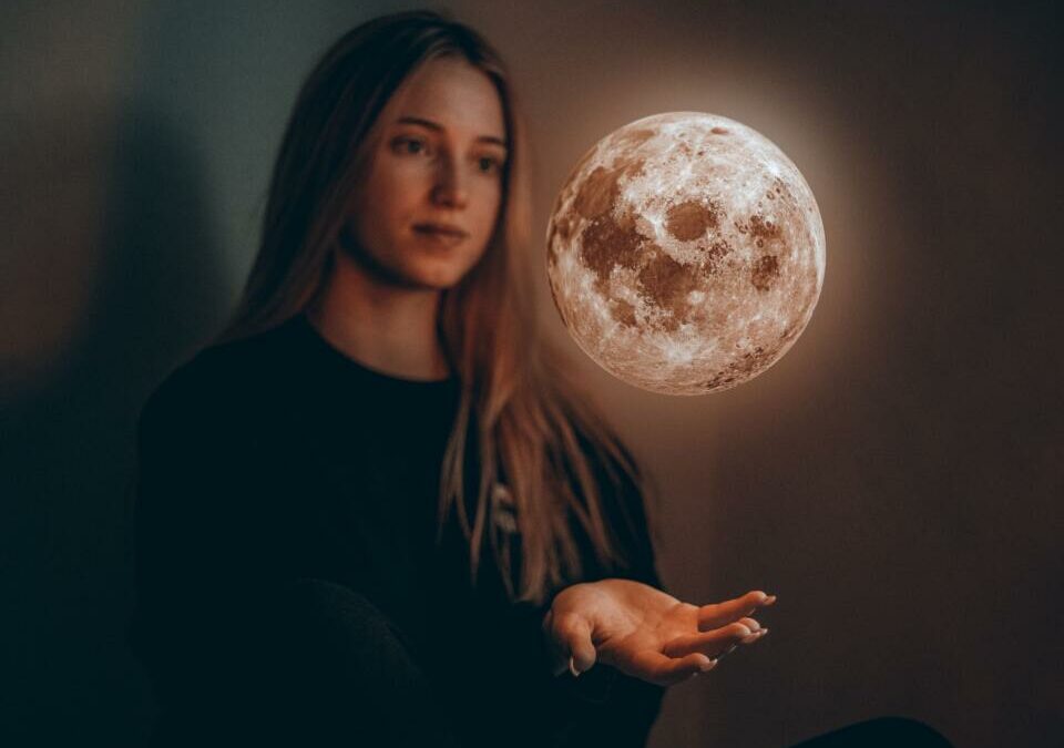 Eclipse lunaire et rituels magiques de pleine lune : Les secrets pour se débarrasser de l’inutile et améliorer sa vie